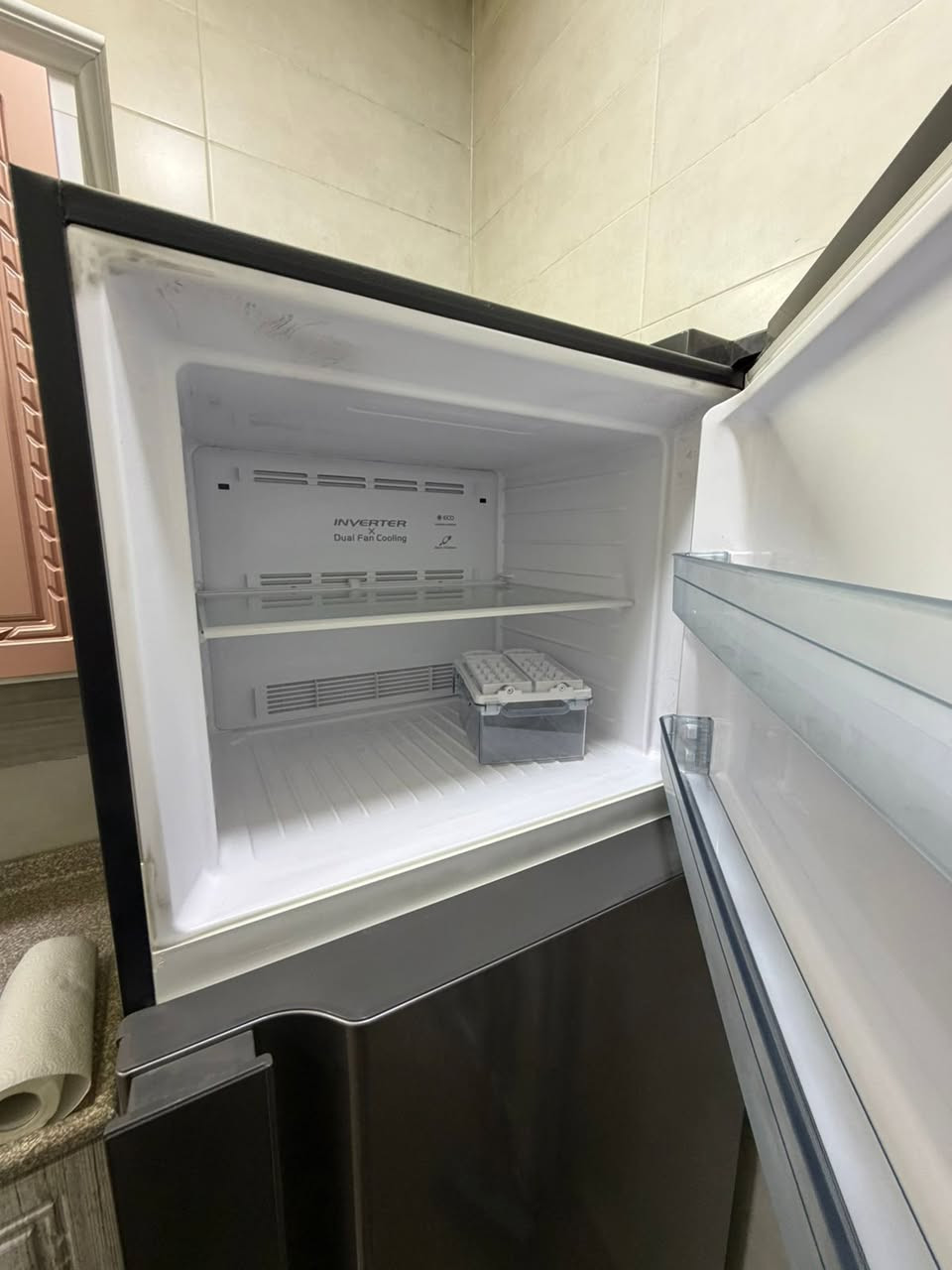 للبيع ثلاجه هيتاشي وغساله الجي   
***********
