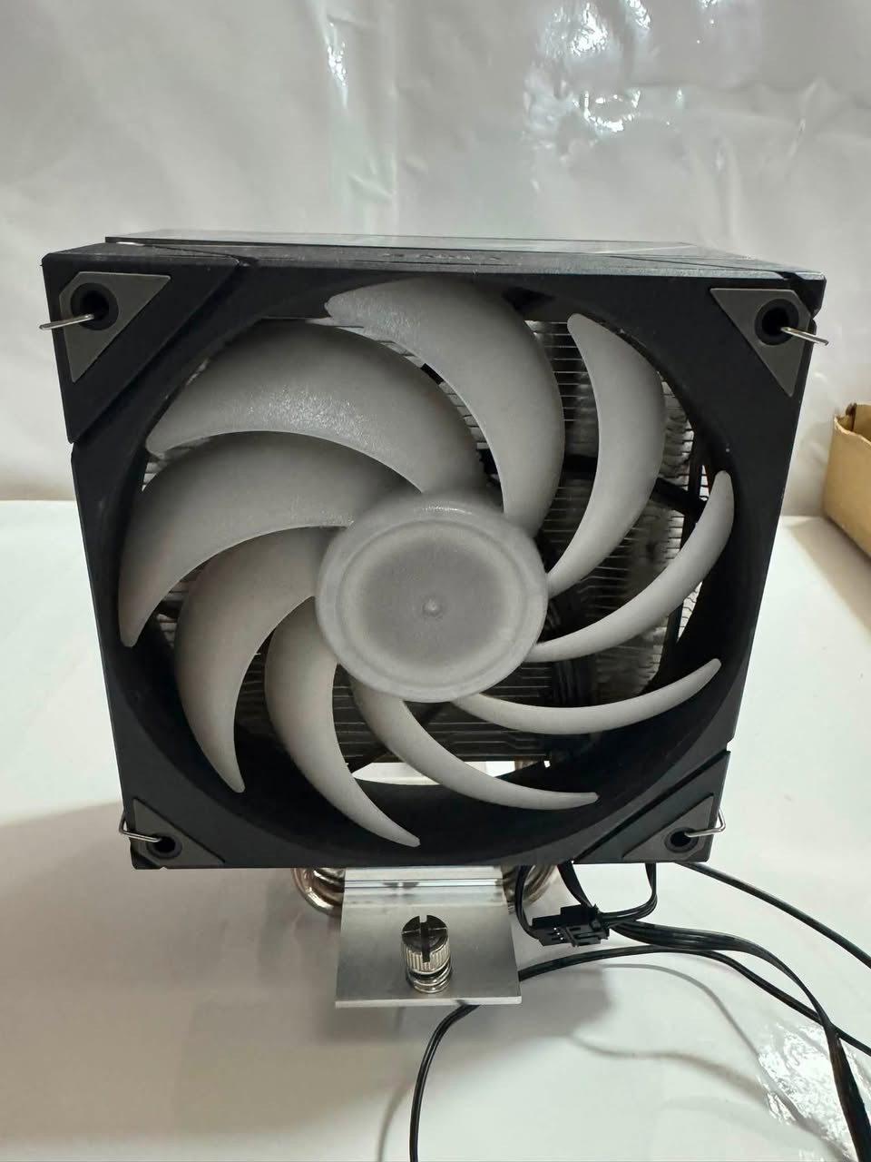 السلام عليكم من رخصة الادمن المحترم غراض بيسي مستعملة للبيع
Core i5 12400f المعالج
مبرد هوائي نحاس RGB
وكيس twisted mind 03 mid tower يوسع كارت 3 فانات
فانات الكيس موجودة وياه و RGB 
رايدها بسعر 210 وبيها مجال بسيط للشراي 
*********** متواجد على ال واتساب و الخاص ايضاً
