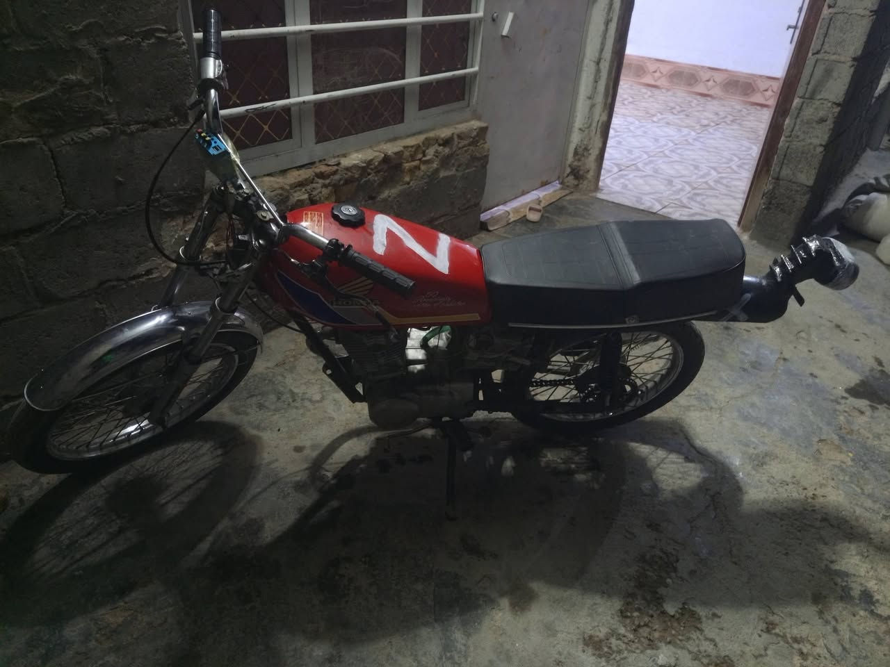 سلام عليكم دراجه كلك كلك بدون بليته بس رقم شاصي غراض نامه شاصي ومحرك تايكر فقط لباقي كله نامه دبلات واكفات يرادلها تفيلس ذب دهن من صره صفحه بس ذني سهلات رايدها ب250وبيها مجال قليل مكاني سكندريه


**إذا كنت صاحب هذا الإعلان وتريد حذفه لأي سبب، رجاءا أرسل رسالة إلى الدعم الفني**