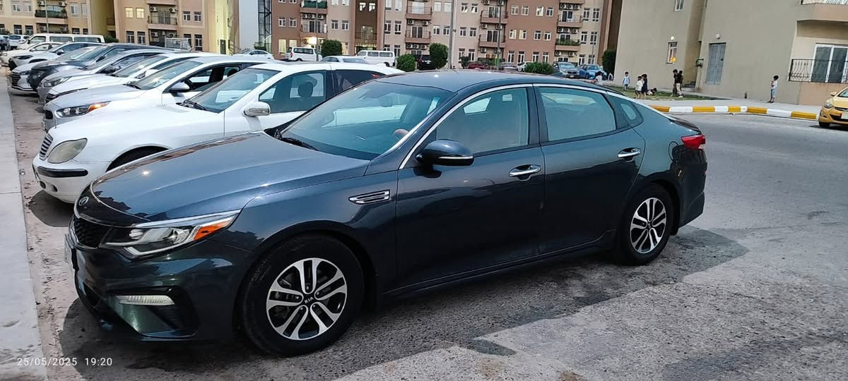 السلام عليكم
للبيع كيا أوبتيما موديل 2019 وارد امريكي رقم بغداد الجديد  سنويه لغاية 2031 لون رصاصي فول مواصفات ماعدا البانوراما ضريتها باب وجاملغ خلفي الجهه اليمين والسونار موجود رايدها ب 13000 الف $ مكان السيارة بغداد / العامريه للاتصال على الرقم 
***********
