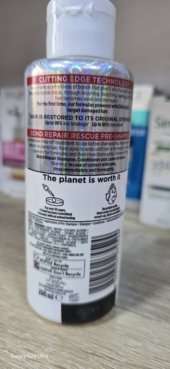 هذا المنتج هو L'Oréal Paris Elvive Bond Repair Rescue Pre-Shampoo, وهو معالج مكثف مصمم الإصلاح روابط الشعر الضعيفة قبل استخدام

الشامبو @ L'Oréal Paris Australia

طريقة الاستخدام يوضع كمية وفيرة على شعر مبلل من الجذور حتى الأطراف، ويترك لمدة 5 دقائق قبل الشطف جيداً.

المكونات يحتوي على مركب إصلاح الروابط بتركيز %12 مع حمض الستريك لاختراق ألياف الشعر

وتقويتها.

الفوائد يعمل على استعادة قوة الشعر الأصلية، وتقليل التكسر بنسبة تصل إلى 98، وزيادة اللمعان بنسبة

.%90

الاستخدام الموصی به للحصول على أفضل النتائج استخدميه مرة أو مرتين في الأسبوع كجزء من روتين

العناية الكامل بالشعر التالف.
هذا المنتج متوفر للاستفسار اكثر عنه وعن اي شيء يخص العنايه ومستحضراتها تواصل خاص او واتساب 🌹


**إذا كنت صاحب هذا الإعلان وتريد حذفه لأي سبب، رجاءا أرسل رسالة إلى الدعم الفني**