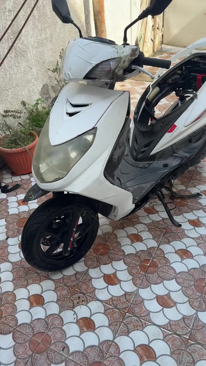 السلام عليكم سكنس فحل كابريتر مكينة مامفتوحه شرط الفحص دراجه نكره سلف مابيها نقص كهربائياتها شغاله بس الكيجات ميشتغلن كفرتها يردلهن ترتيب مكان بغداد الجديدة سعرها 375


**إذا كنت صاحب هذا الإعلان وتريد حذفه لأي سبب، رجاءا أرسل رسالة إلى الدعم الفني**