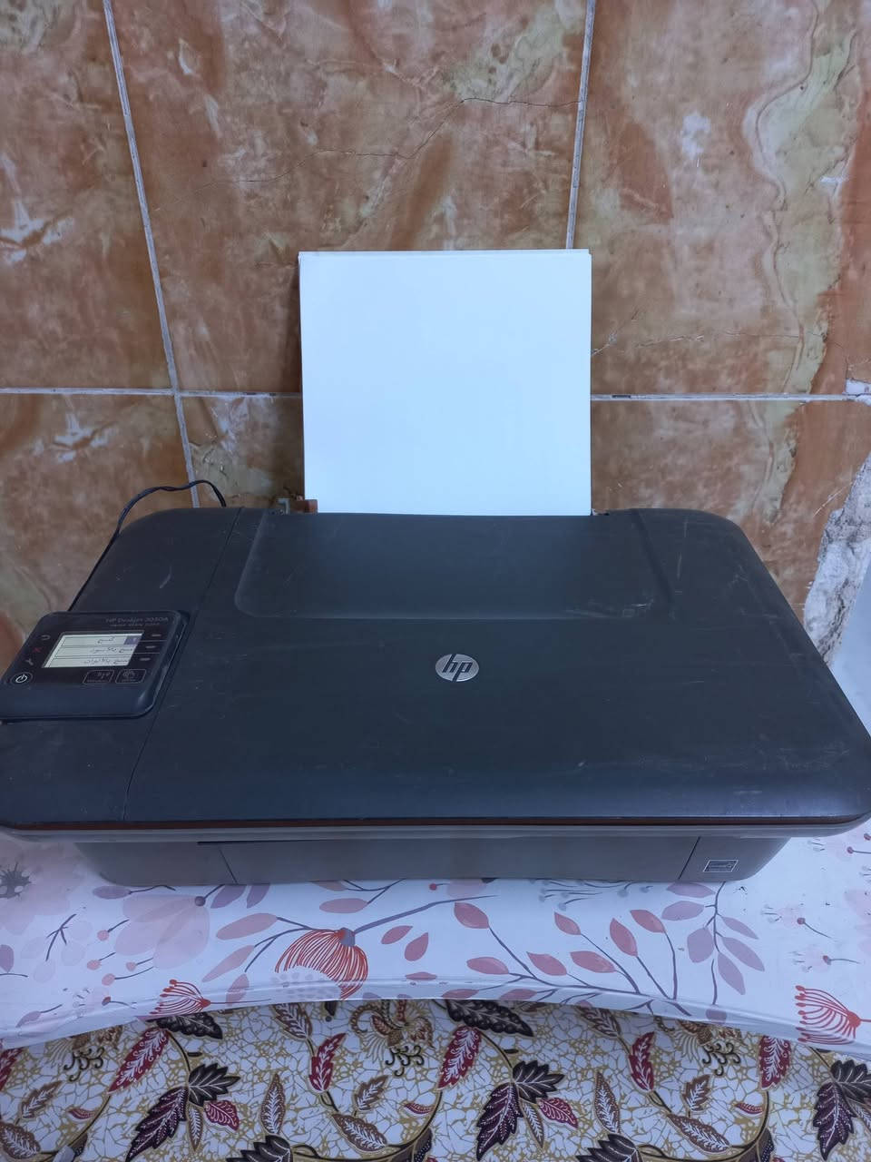 السلام عليكم
طابعة اج بي hp deskjet 3050A
كاترج حبر سائل رقم الكاترج hp 122
بيها وايفاي وبيها استنساخ اسود وابيض
ناقصها كاترج ملون اذا تضيفلها تصير عادي وملون
حاليا شغالة اسود وابيض تطبع
السعر ٣٠ الف وموجود توصيل


**إذا كنت صاحب هذا الإعلان وتريد حذفه لأي سبب، رجاءا أرسل رسالة إلى الدعم الفني**