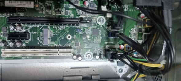 كيس حاسبة رايزن 3 رام 4.  DDR4 كرت شاشة شير وندز أصلي 11  هارد 500HD للبيع 125 واتساب ***********
