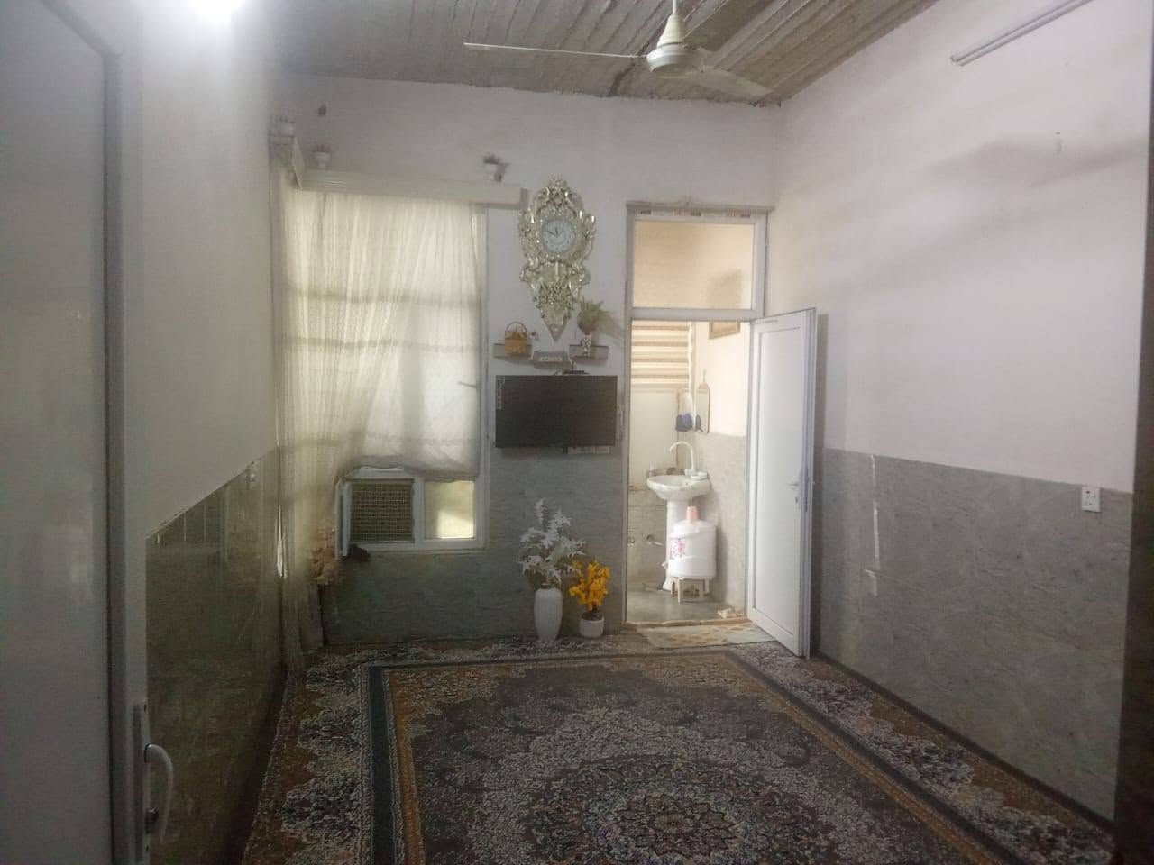 السلام عليكم 
خانوو بو  فرۆشتن
♦️ شوێن کەلار / کەلاری كۆن
♦️ ڕووبەری 6 بە 20 = 120 مەترە 
🔶 کامل ژورەکانی مەترو بیست کاشیە
🔶 دەرگای ژوورەکانی ئەسڵی تورکیە
🔶 ژوورەکانی ئەم خانووە پێکهاتووە لە :👇
🔶 میوان 🪑🚪
🔶 مساعد مەتبەخ 🍽️
🔶 مەتبەخ 
🔶 هۆڵێک 🖼️
🔶 دوو ژووری نوستن 🛋️🛏️
🔶 مشتەمەلات 🛁🚿
🔶حەوشەی گەورە و دەرەجی خارجی ە
🔶 کۆڵانی فراوانە و ڕووی خۆری بەیانیە .
👈ئەم خانووە نرخی زۆر مناسبە
 ٣ دەفتەر و کەمێک مەعمەلە .
________________________
 ئێوەی بەڕێزیش گەر موڵکتان هەیەو دەتانەوێ بیفرۆشن یان دەتانەوێ بەکرێ ی بدەن پەیوەندیمان پێوە بکەن یان تەواوی زانیاریەکان بۆ ماسنجەر یان واتس ئاپی ئەم ژمارەیەی خوارەوە بنێرن 👇

📌 ناونیشانی تەواوی موڵکەکەت
🏡 چەن وێنەیەکی موڵکەکەت
💲 نرخی موڵکەکەت
پپەیوەندیمان پێووەبکەن
***********
