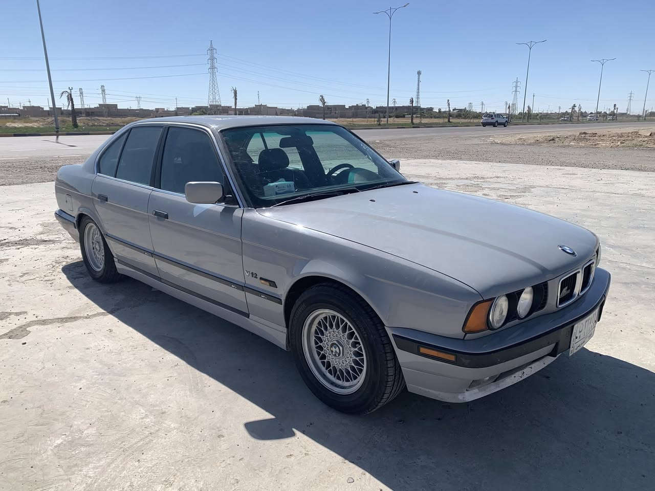 السلام عليكم
530 اصل v8 موديل 94 للبيع بدون مرواس 
تبريد شغال 
تخم تاير 
كير عادي 
بيها نواقص. شيال كاردن +سلايت عاطل 
لون رصاصي غير محدد
رقم بغداد. رقمها حلو 33599
غرفة جديدة 
حدادية الخلفي جديد 
الحدادية الامامية 70بالمية 
كهرباء كلها شغالة مابيها اي نقص 
السعر 70 وبيها مجال 
مكان السيارة بابل المسيب 
متواجد فيس 
واتساب 
***********
