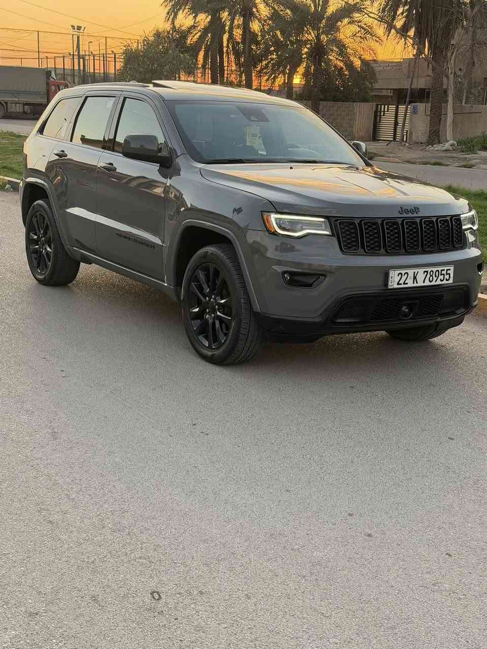 جيب بلاك توب كندية Jeep Grand Cherokee
اللون / إسمنتي 
موديل /  2021
الرقم شمالي اربيل 
العداد / 80 Mi قابل للزيادة 
المواصفات :———
رادار امامي بدعاميه 
فتحة / سقف سلايد
رادار جانبي / يمين & يسار 
كشنات تدفئة & كهربائي 
كشنات جلد & شاموه
ستيرن تحكمات فول & تدفئة ستيرن
نظام البانزين / Eco & Sport
بصمة تشغيل عن بعد
شاشة كبيرة متحركة 
مداخل / AUX & USP
المحرك / 3600 
الصندق كهربائي 
حساس خلفي 
السعر 255قابل للتفاوض 
حادثه جاملغ وبنيد بدون دواخل حادث بسيط 
مكان السياره بغداد جميلة ***********
