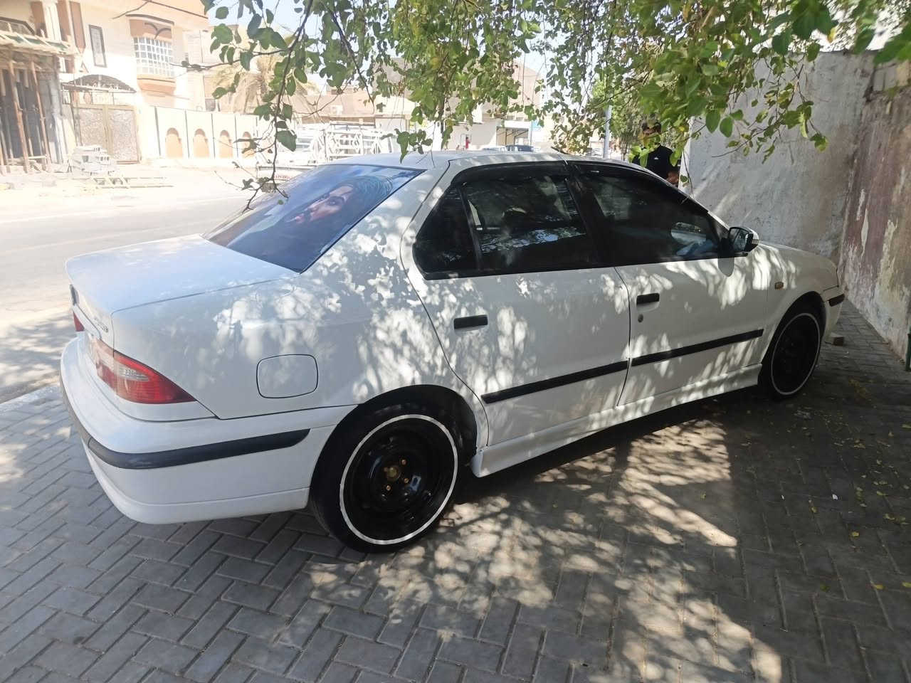 السلام عليكم سياره سمند موديل ٢٠١١ سياره مكفولة من دعاميه لدعاميه سعر ٥٠ راعيهه موجود  مكانهه البصرة ***********
