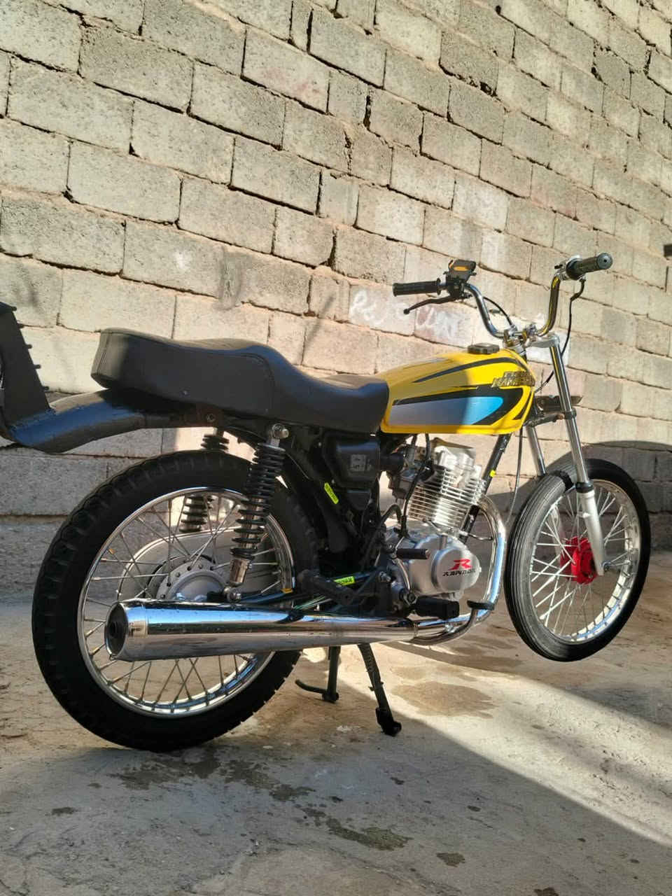 تعميره رابيدو اصلي
شاصي يوناني اصلي يعني باكستاني الي يعرف بل باكستاني هاذه باكستاني 
أوراق ٢١بسمي بس الوراق تنكهن بل مي تيبتهن 
سعر ٧٥٠ وبيه مجال 
يم مستشفى كفيل 
***********
