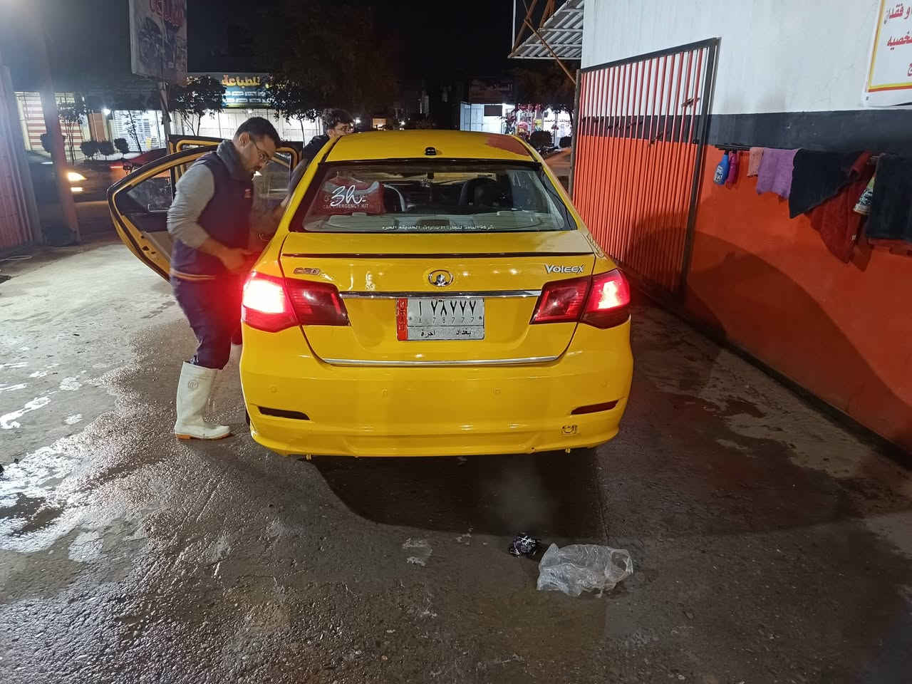 السلام عليكم كريت وال ٢٠١١ للبيع جاهزه مكينه يارس كبير كير ومكينه وتبريد تدفىه شغاله سنويه لل٢٠٢٧ مصفره هيىه وغرامات اني وكيل اول صاحبها الشرعي موجود تحويل او تريد اوكلك مابيها تبديل شواصي دواخل مكفوله بيها تصفيات مال تكسي وبيها بلسقف زنجار خفيف واني مصلحه حتى ليصير خياس سعرها٤٥بيها مجال ***********
