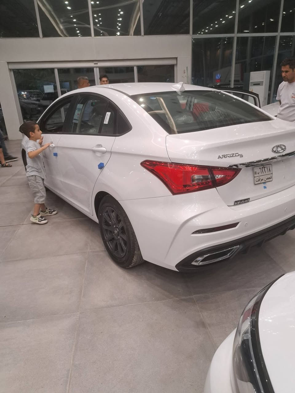 اريزو فايف موديل ٢٥
رقم بغداد مميز البارحه رقمت
ماشيه 1500
غرضها كامله حته الكاعيات بعدهن بل جيس 
دفتر ضمان ٦ سنوات 
السياره وكالة السراب 
كلشي ممفتوح بيها 
للبيع سعرها ١٢٥ 
سعر الشركة 19،300 مليون 
يعني ١٢٩
للبيع او مراوس بي واي دي كن بلاس 
مكاني بغداد حي الجهاد 
***********
