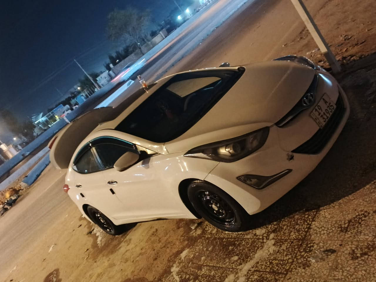 السلام عليكم النتر موديل 2015سياره جاهز رقمه كربلاء ابسمي محرك 2000 مكينه وكير وحداديه وكهرباته كله جديد وتخم تاير سياره بيه صبغ احزام مروس حسب القناعه السعر 108وبيه مجال توصل ***********
