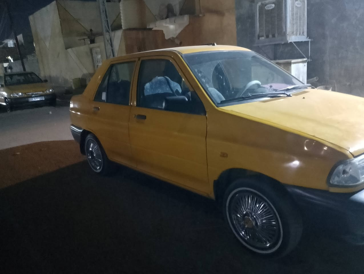 سلام عليكم سايبه 2018  سياره بيهئ بجم  ولباقي  مكفول مدوشمه   صدر جديد شاصي لايسر بيه فطر  سعر 35وبيه مجال قليل  وهاذ رقمي بيه واتساب *********** مكانهى بغداد حي اور سبع قصور
