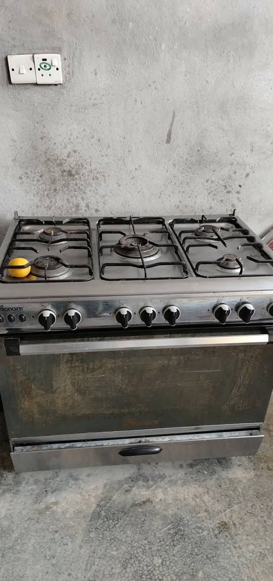 بس 100وبي مجال شويه اتصلو
شغال كلشي مابي  فرن كله شغال بس عندي ضرف 
اتصلو على هذا الرقم  ***********
