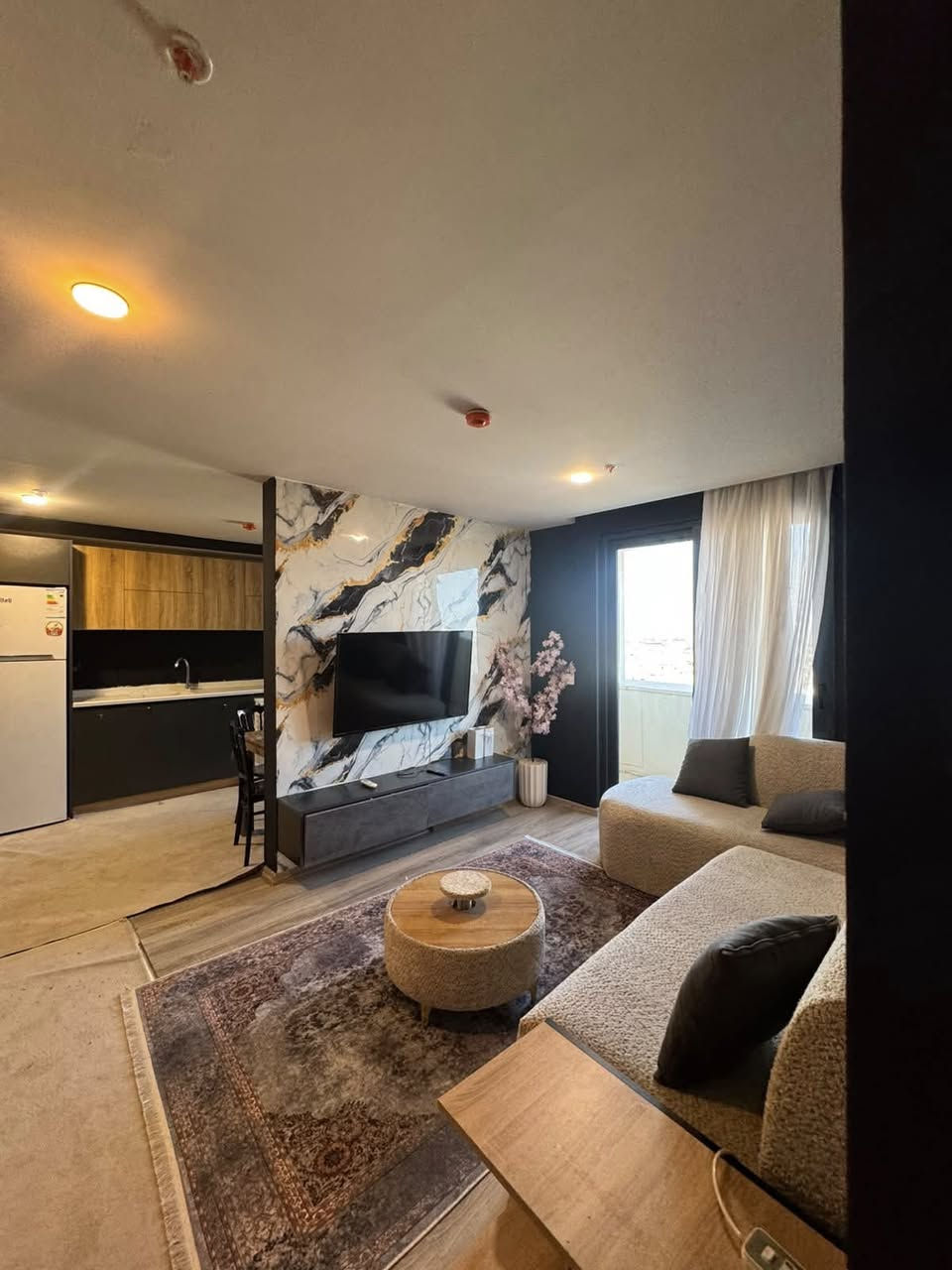 للايجار  او للبيع 

 شقە للایجار فی مجمع Life Towers 
1+1

سعر 400$  

للأستفسار اكثر التواصل واتس اب 
0750 073 3838 
0774 037 3838
