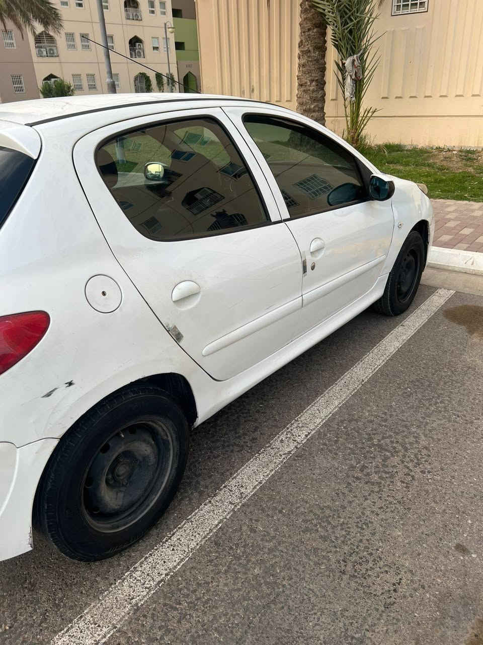 السلام عليكم
سياره بيجو 206 للبيع موديل 2012للاستفسار الاتصال ع الرقم ***********
