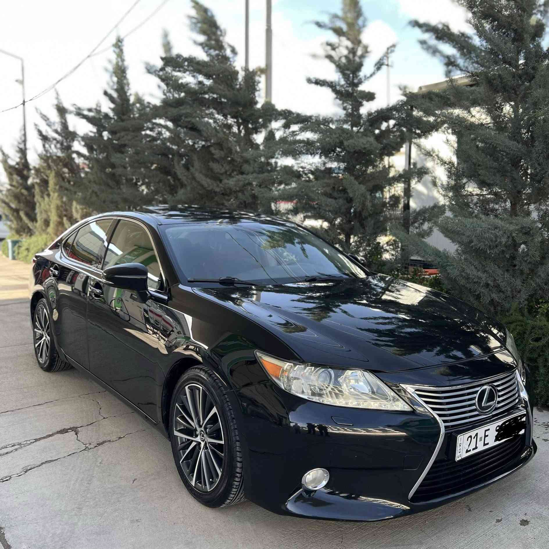 Lexues 350 2013
لیگزز ٢٠١٣ es 350 خلیجی
بێ بۆیاخ تەنها پەڵەیەک ساردی هەیە زۆز زۆر تازەیە  گێڕ  و مەکینە بەشەرت نەکراوەتەوە سەنەوی تازەیە و بە ناو خۆمە
٤ تایە و ویلی لۆکی لە ژێرە هی شکڵ نوێ پێش و دوای تازە داگیراوە تەبرید ساردی گەرمی بەشەرت
فول فول مواسەفات :  eco.normal.sport -جلد - بەسمە - سڵاید- ٥ پەردە  - کوشن خەزن - کوشن سارد و گەرم پێشەوە و دواوە - بەخی ئاو - ٦ حاسە - ئاوێنە کارەبای .زۆر  مواسەفاتی تر .
*********** 
شوێن سلێمانی
نرخ: ١٨٢ مجال
