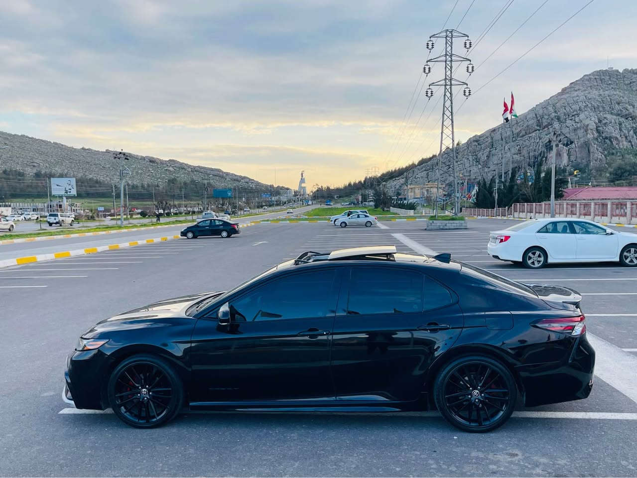 Toyota camry 2021 xse
-ڕەشی قەتران فول مواسەفات پانۆراما ناو سور بەسمە شەغال ڕادار و خەتی جادە کوشن جڵد کارەبایی و هیتەر 
-تەنها دوو پەڵە بۆیاغی هەیە بێ ناوگرتن شانسی و بەدەنە و بەتانە بەشەرت
-گێڕ مەکینە تەقەو ڕەقە هەمووی بەشەرت
-ڕادار و حاسە و بەردی گزۆز بەشەرت
-چاڵ و شوخت و قەپ و قۆپی نیە نمونەیە لە جوانی
-هەزە و سەنەوی نوێیە بەناو خۆمەوەیە تا ٢٠٢٩
ڕۆنی گێڕ و مەکینەی تازەیە لەگەڵ چوار تایەی شەریکە تازە بەستراوە 
٨٠ هەزار ڕۆشتوە 
سعر ٢٠٩ گەڵا مەجالێکی کەم
ناونیشان ڕانیە 

*********** رانية, السليمانية
