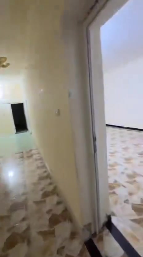 400قفل🏨
بيت لايجار التاميم حي الاكراد مجاور جامع الصالحين
3غرف نوم و استقبال و صاله و مطبخ و حمام و صحيات داخليه وخارجيه و كراج
واتساب أو أتصال 
***********

