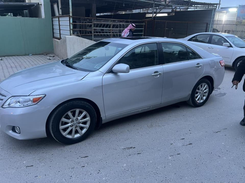 سلام عليكم
للبيع كامري خليجي 2011 سته سلندر 
صبغ جاملغ و بنيد 
سعر 120 
***********
