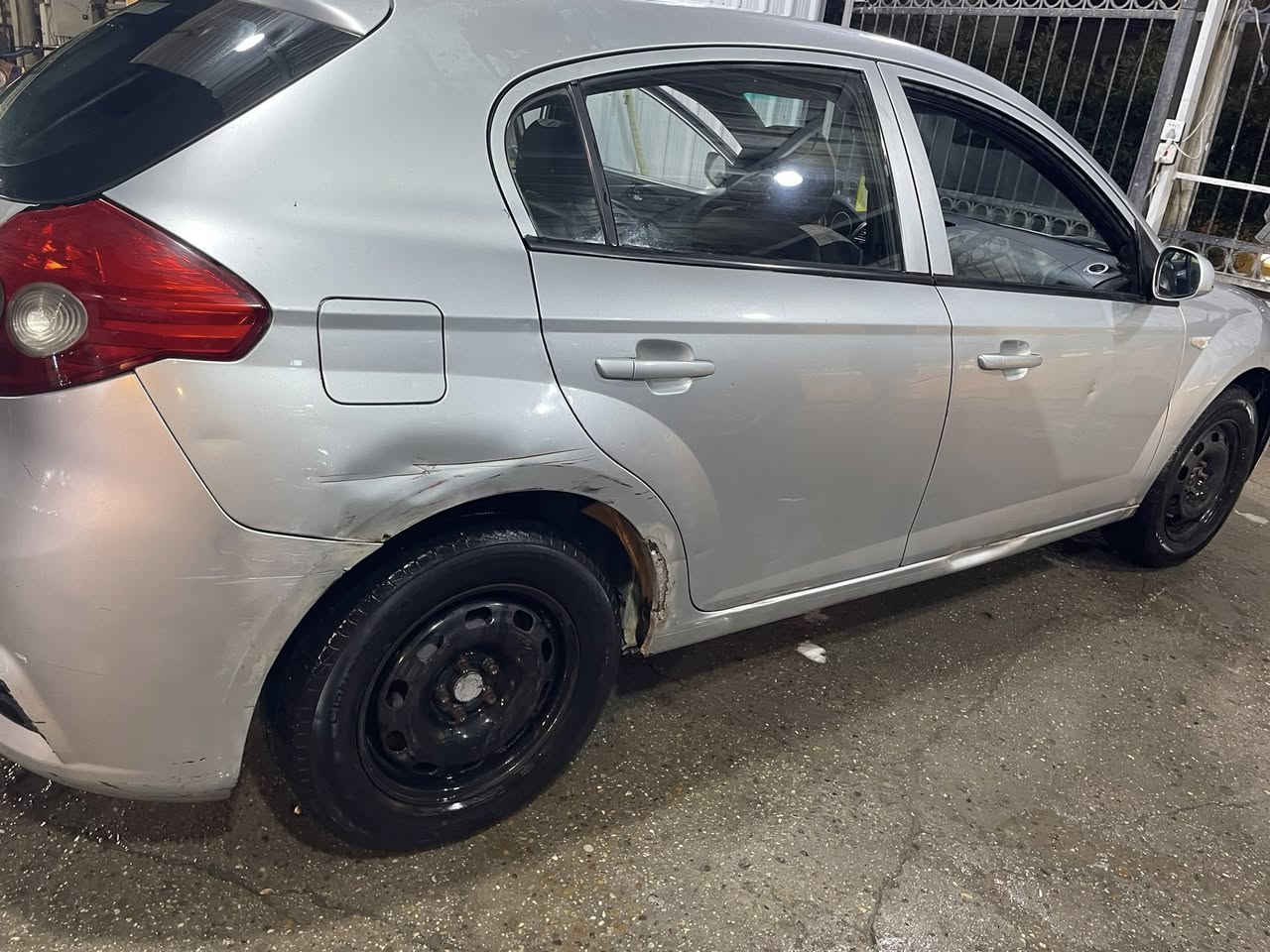 السلام عليكم سياره برلنس للبيع موديل 2014 نواقص بسيطه راعيها متوفي أثر حادث وقسام شرعي موجود اواجهك ويا الام والاب على قيد الحياة 

السعر 40 
رقم بغداد 

للتواصل ***********
