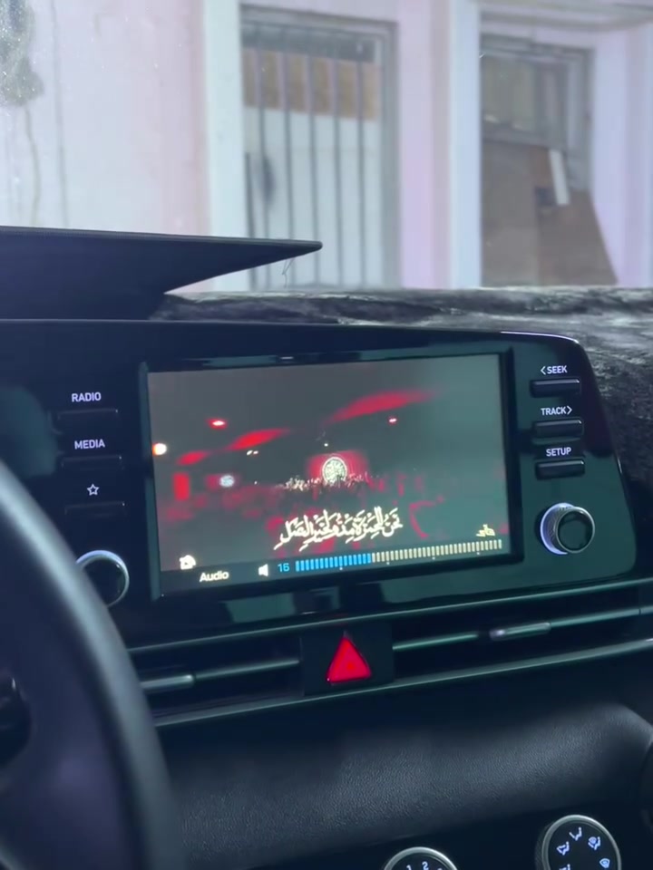 السلام عليكم من رخصت الادمن..شباب اعرضلك الصوره والكل التطبيقات وبخطوات بسيطه من خلال الكيبل والتلفون وهذه يشمل جماعه سامسونك/ايفون والي يريد يتواصل ***********
