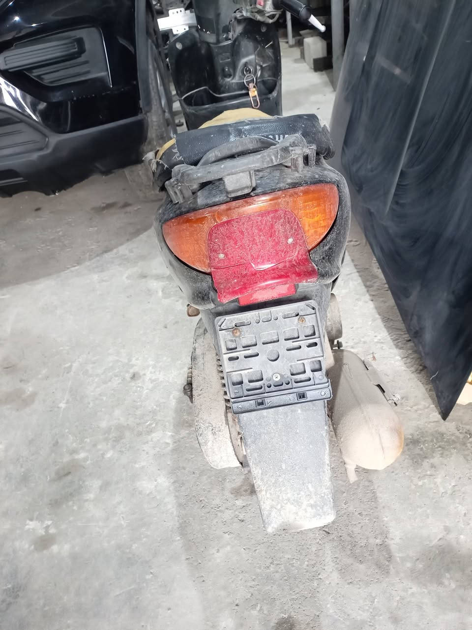 للبيع ما بي شي بس ونه اكسل  200 وبي مجال ***********
