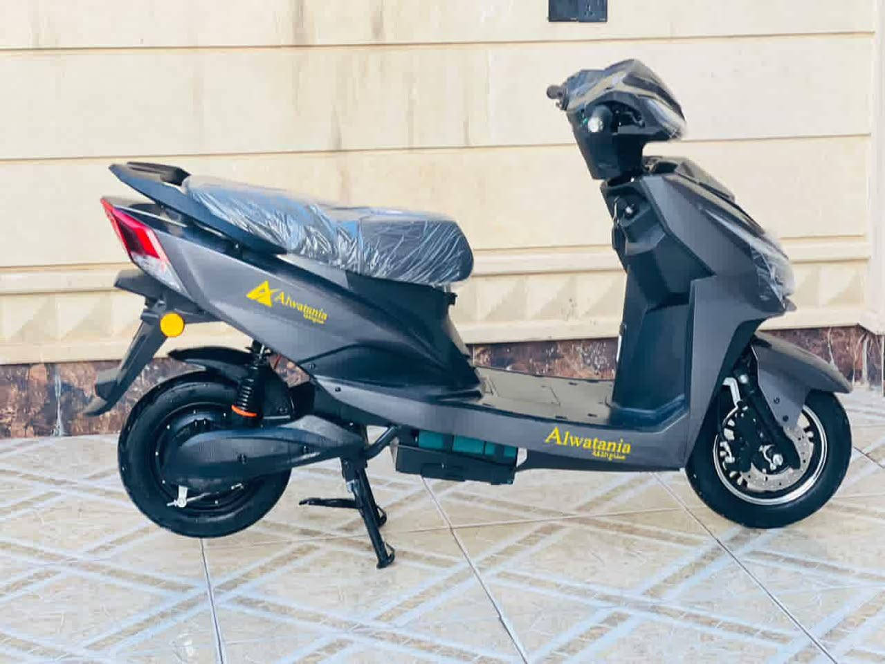 سلام عليكم
دراجه شحن للبيع
مستعمل يومين يعني ماشي 50 كيلو فقط
شرط نضافه ولفحص 
1 6 بطاريات مسطرة 40 امبير مو الدبل ولا الاصغيره الاكبر شي بل سوك 
2 تمشيك فوك ال 60 كيلو 
3- لايتات زينون عالي وناصي
4- سويجين وبصمتين
7- تتحمل وزن 180 كيلو
8-نضام R
9- مثبت سرعه 
10 - ملف 1200 
11- تايات جدد شرط لفحص+ويالات رياضي
12- بريكات شرط بل مكان هبدوليك دهن
13  مثبت سرعه
دراجة هواي بيها موصفات 
السعر خاص او الاتصال على الرقم 
الرقم  ***********
((((((عنوان موصل جانب ايمن  ))))))
دراجة ماشاء الله للبيع
