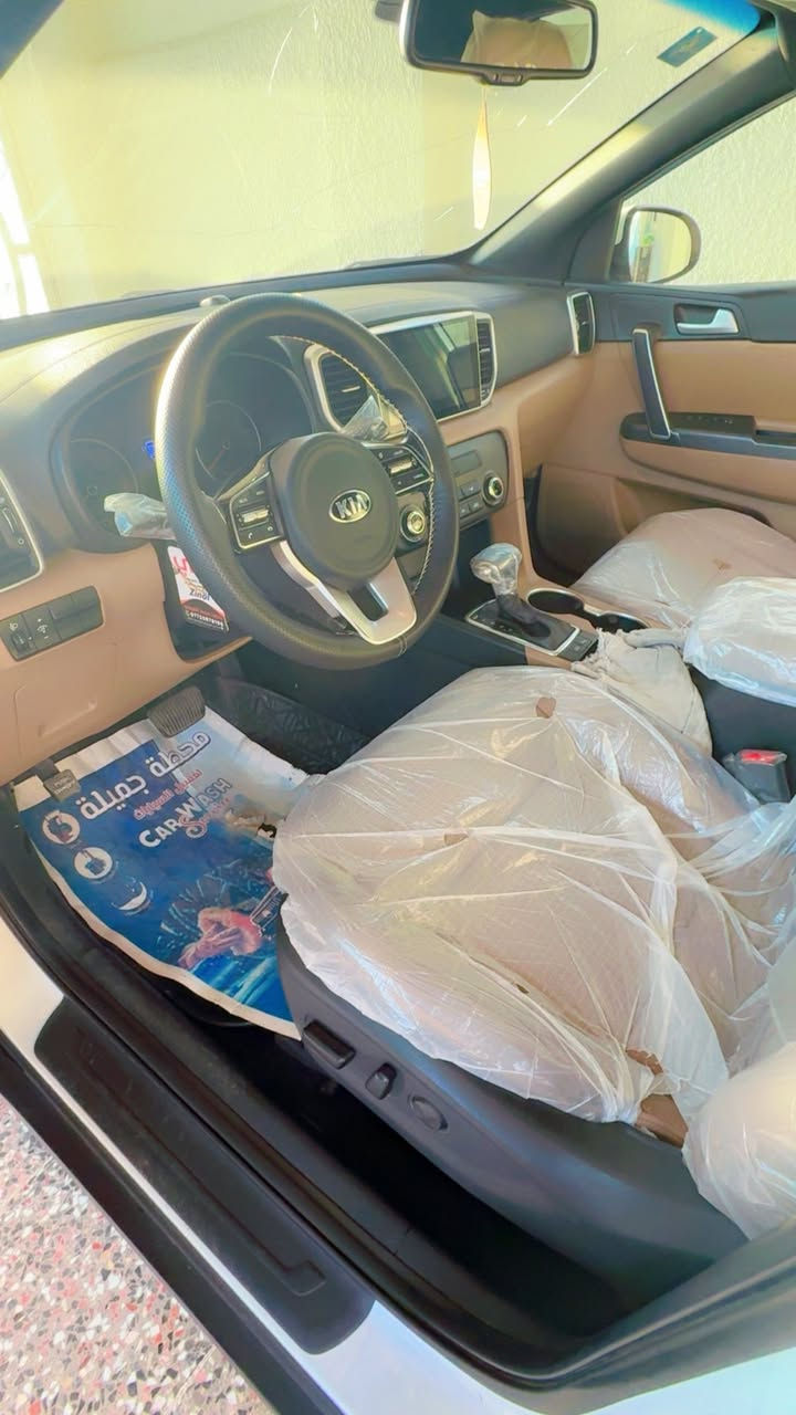 KlA SPORTGE
السلام عليكم
موديل /2020
رقم _بغداد 
مكينه دوش المرغوبه 
حساسات خلفي امامي
كشنات كهرباي
سويج
مري شفط 
تحكمات ستيرن
سياره على وضع الشركه 
فقط اثر حالوب بل قمار قليل ومابين فقط الامانه
سياره  مكفوله كفاله عامه 
ماشيه 56k
السعر _207$ وبيه مجال قليل 
المكان بغداد _طالبيه 
الرقم _***********
