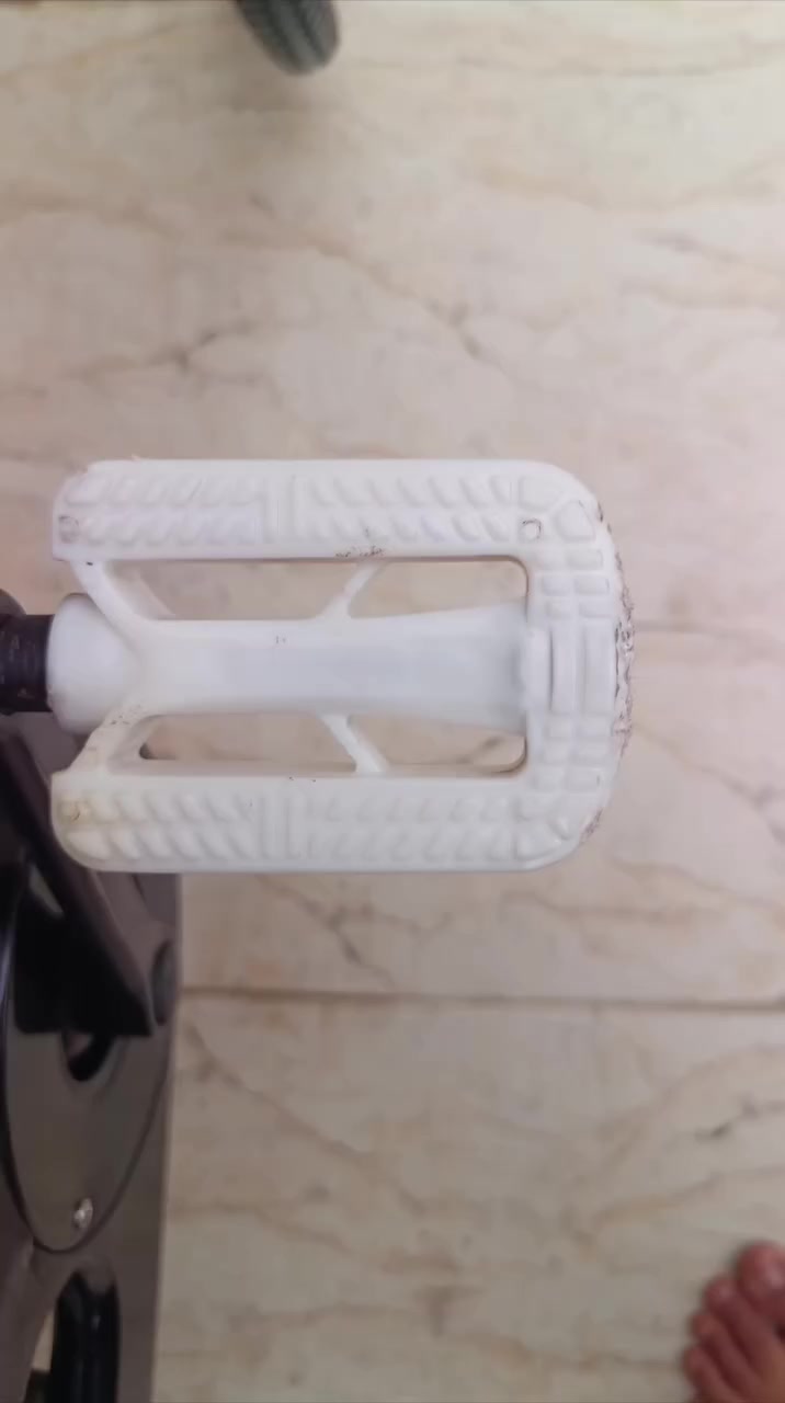 سلام عليكم شباب بيسكل للبيع موديل 2022شركه بيدي نضافه فول رزانه فول مكان العماره لاف دار غراضه كامله السعر 155وبي مجال


**إذا كنت صاحب هذا الإعلان وتريد حذفه لأي سبب، رجاءا أرسل رسالة إلى الدعم الفني**