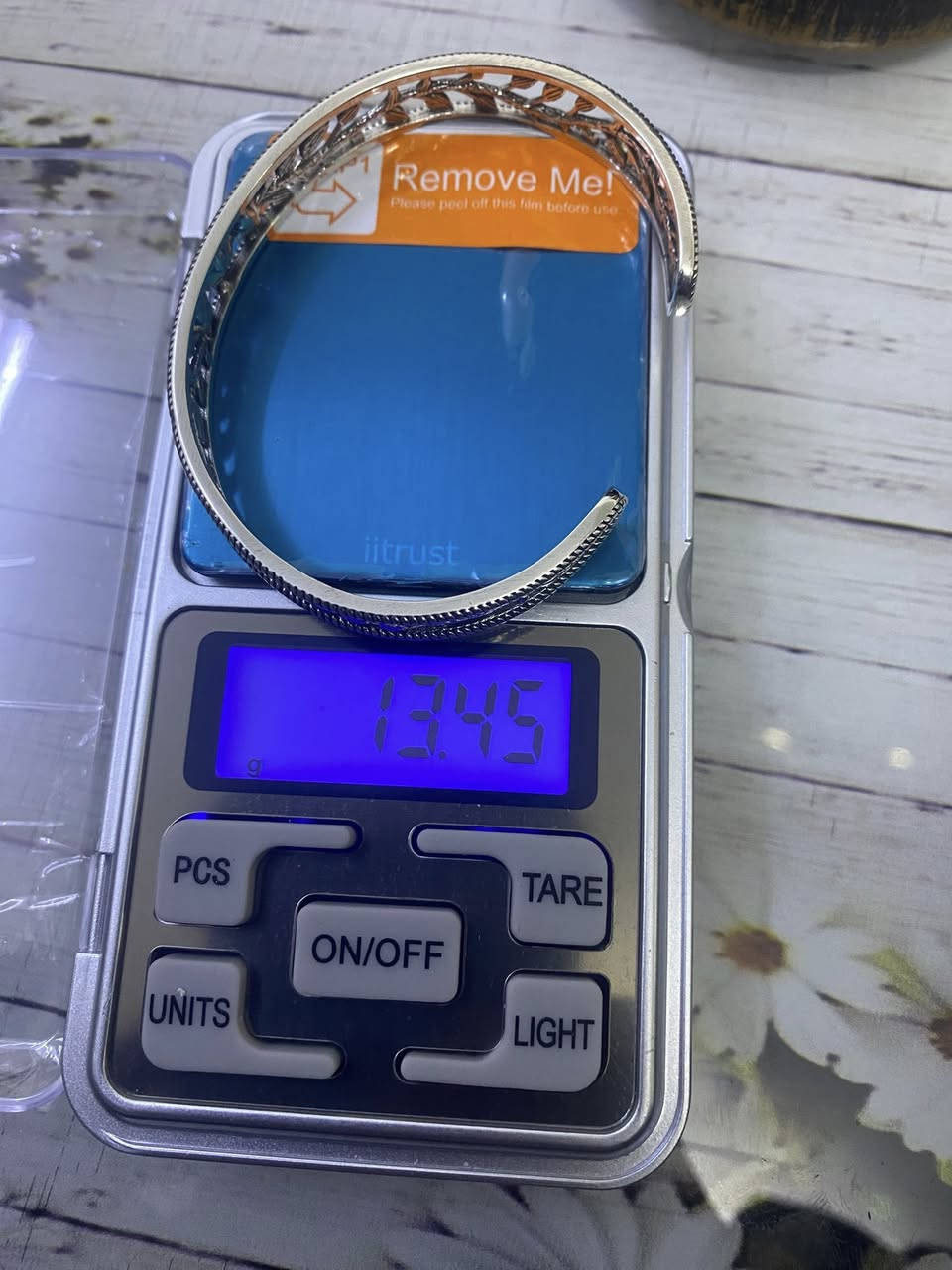 السلام عليكم سعر الغرام 3750     الوزن 13.5


**إذا كنت صاحب هذا الإعلان وتريد حذفه لأي سبب، رجاءا أرسل رسالة إلى الدعم الفني**