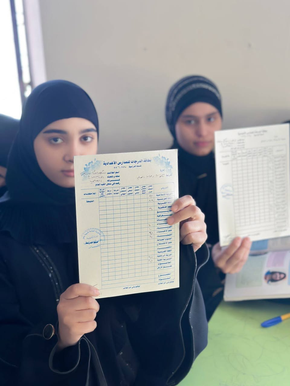 1/14
يوم الاربعاء
تهانينا القلبية للطالبات المتميزات 💪هذا التفوق هو ثمرة جهدكم 

المتواصل وإصراركم على تحقيق النجاح، 👨‍🎓ونحن فخورون بكم 

جداً.🙋"هنيئاً لنا بكم، فأنتم أملنا بمستقبل زاهر، نطمح لأن تكونوا 

قادة المستقبل المتميزين."🫡نتقدم بأرقى كلمات الثناء والشكر 
توزيع نتائج الفصل الاول 
# اعلام مدارس رحاب العلم الاهليه 
رقم الاداره 
***********
