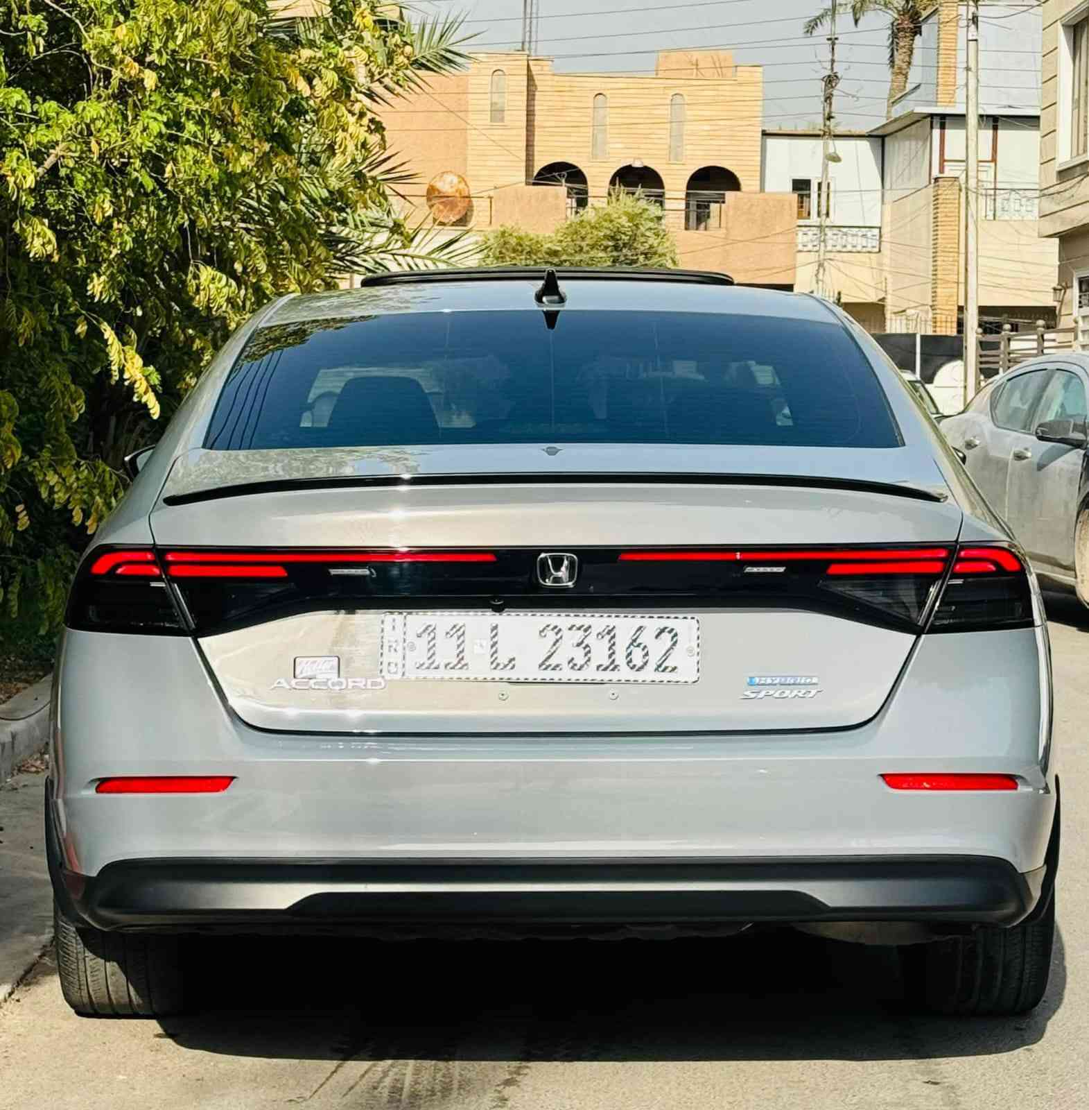 للبيع هوندا اكورد هايبرد موديل 2023
فئه sport:- مكينه 2000 هايبرد بصمه ابواب فتحه سقف رادارات اماميه وخلفيه وجانبيه  كراسي كهرباء  تشغيل عن بعد  شاشه كبيره كامره دواره تحكم ستيرن تحديد مسار اوتو هولد سايد بريك بصمه كار بلي

( ماشية 33 ) 
وارد امريكي حادثه فقط ربع  دعاميه اماميه سياره بدون صبغ 
وعلفحص وين ميحب المشتري
صور الحادث موجوده بلمنشور
السعر 220 وبيها مجال 
*********** اتصال 
*********** واتساب
