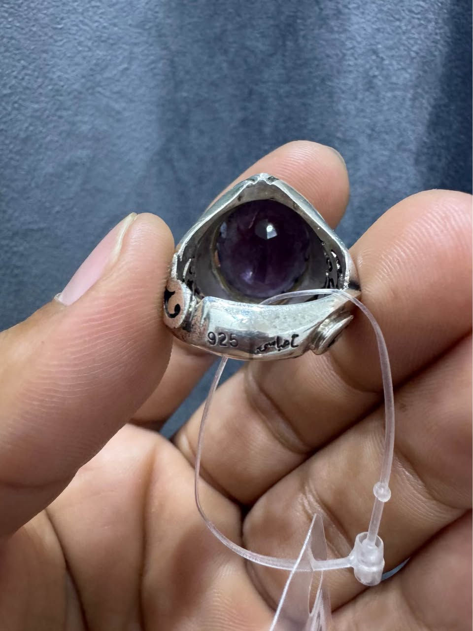 اللهم صل على محمد وال محمد 
خاتم جمشت ارجواني افريقي
تراش ليزر قطعه في منتهى الجمال
مع شهاده تعريفيه مصاغ يدوي
فضه عيار 925 مقاس الخاتم 23/24
يوجد توصيل جميع محافضات العراق⁩ البصرة, العراق


**إذا كنت صاحب هذا الإعلان وتريد حذفه لأي سبب، رجاءا أرسل رسالة إلى الدعم الفني**