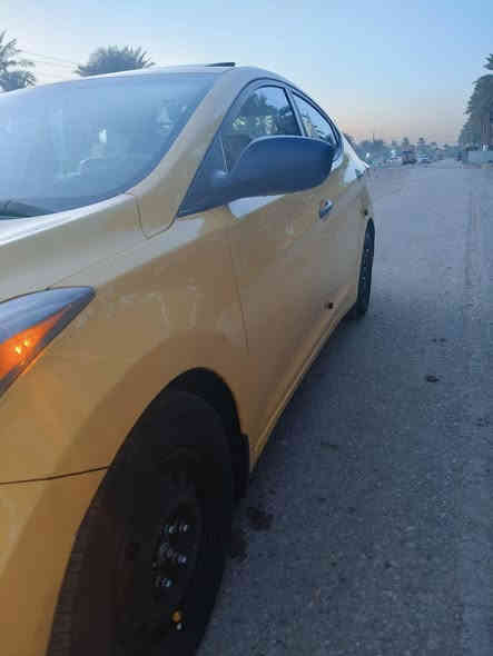 السلام عليكم 
النترا 2015وارد أمريكي حادثها بصيط طخه اماميه وطخه خلفيه السياره كلها ليبل واحد موجوده صور السونار وصور الحادث رقم بغداد نكليزي مصفر هيئه وغرامات السياراه فول مواصفات عده البصمه  فتحه تحكم ستيرن جهتين مثبت سرعة كير ومكينه وتبريد خير من الله تخم تاير وصدر جدد
السعر 115وبيها مجال حك جيتك العنوان بغداد نهايت شهدا البياع ***********
