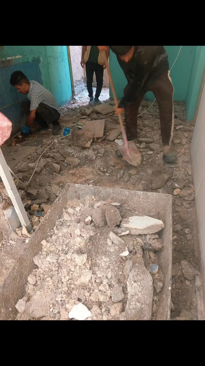 السلام عليكم ورحمه الله وبركاته مستمرين بعملنا تجهيز البيت  تفليش الانقاذ  الارضيه  ودفن الارضيه  والحدل  تجهيز البيت الى تطبيك الكاشي نشغل  درجه اولى يرضى الله  وابو البيت  الاستفسار اتصال على رقم التالي ‏‪***********‬‏  اخوكم زين محمد
