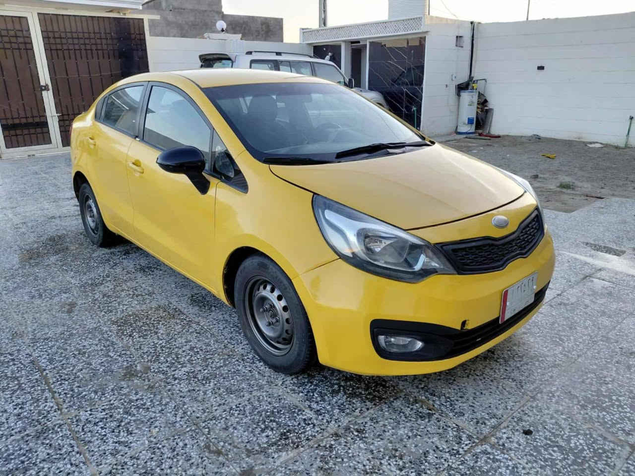 السلام عليكم
كيا ريو موديل 2013للبيع رقم بابل الألماني مشروع وطني اي مرور تداور وارد خليجي سياره مصفرة هيئة وغرامه مكينه 1600 دوش مكينه كير تبريد تخم تاير حداديه مكفولات سياره كل نقص مابيه سياره مكفوله عن ضربه 
السعر 70 وبيهه مجال حك الجيه
رقم الهاتف*********** مكاني كربلاء مامتواجد على نت
