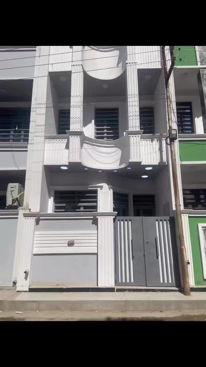 🏡 للبيع_ دار جاهز لسكن🏡نقد أو اقساط 

🌍الموقع: بغداد _ الدورة _ ابو دشير

📌شارع النفط قرب مدرسة الفيالق 

تفاصيل العقار 

✅المساحة:60متر

مواصفات البناء 

☑2غرف نوم واسعة 

☑استقبال مريح 

☑مطبخ بتصميم عصري 

☑صحيات عدد(2

☑تشطيب درجة  مع جميع الخدمات 

🔴ملاحظة :الدار جاهز للسكن فورآ

🔴البيع مباشر من المالك

📜نوع العقار: طابو زراعي _ سند 25_ إقرار محكمة _ 

بناءً 2025

للإستفسار 

***********☎️
