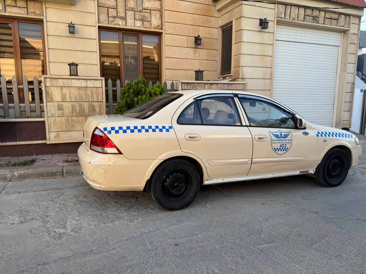 نیسان صنی ٢٠١٢
بیلاد تەکسی
سەنەوی تا ٩/٢٠٢٧ تازەیە
گێڕو مەکینەو هەمو شتی مەزبوت مەکینەی نەکراوەتەوە کلاج و عەینەی تازە گۆڕاوە بێ بۆیاخە سەیارەکە تەنها یەکدو پەلە ساردی هەیە هیچ مەسرەفی تیانیە
***********
***********
نرخ:١٠٩ $ معامەلەیەکی کەم السليمانية, العراق
