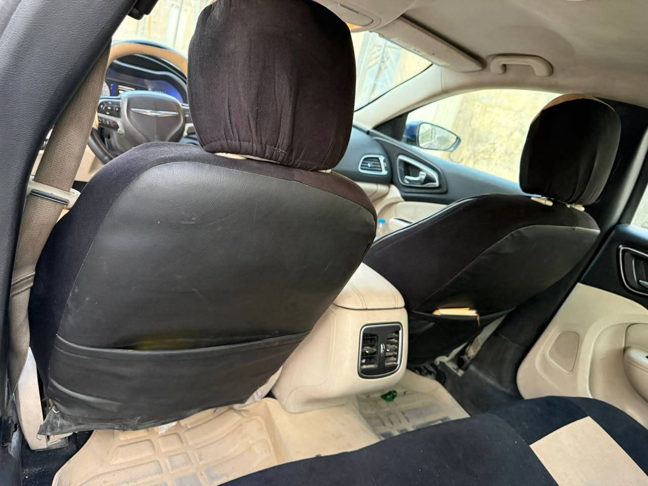 السلام عليكم ورحمة الله وبركاته
اعضاء الكروب المحترمين
سي 200 موديل 2016 فول عدا الفتحه والشاشه الجبيره رقم أربيل الدولي لون جويتي محرك ٢٤٠٠ حادثه جاملغ امامي مبدل وكاله وبنيد بيه بارد قليل مثل ماموضح بالصور

للبيع او للمراوس مع سي 200 موديل من 2015 وفوك شرط 6سلندر للتواصل *********** والخاص مفتوح مع وافر الشكر والاحترام لجميع الأعضاء المحترمين
