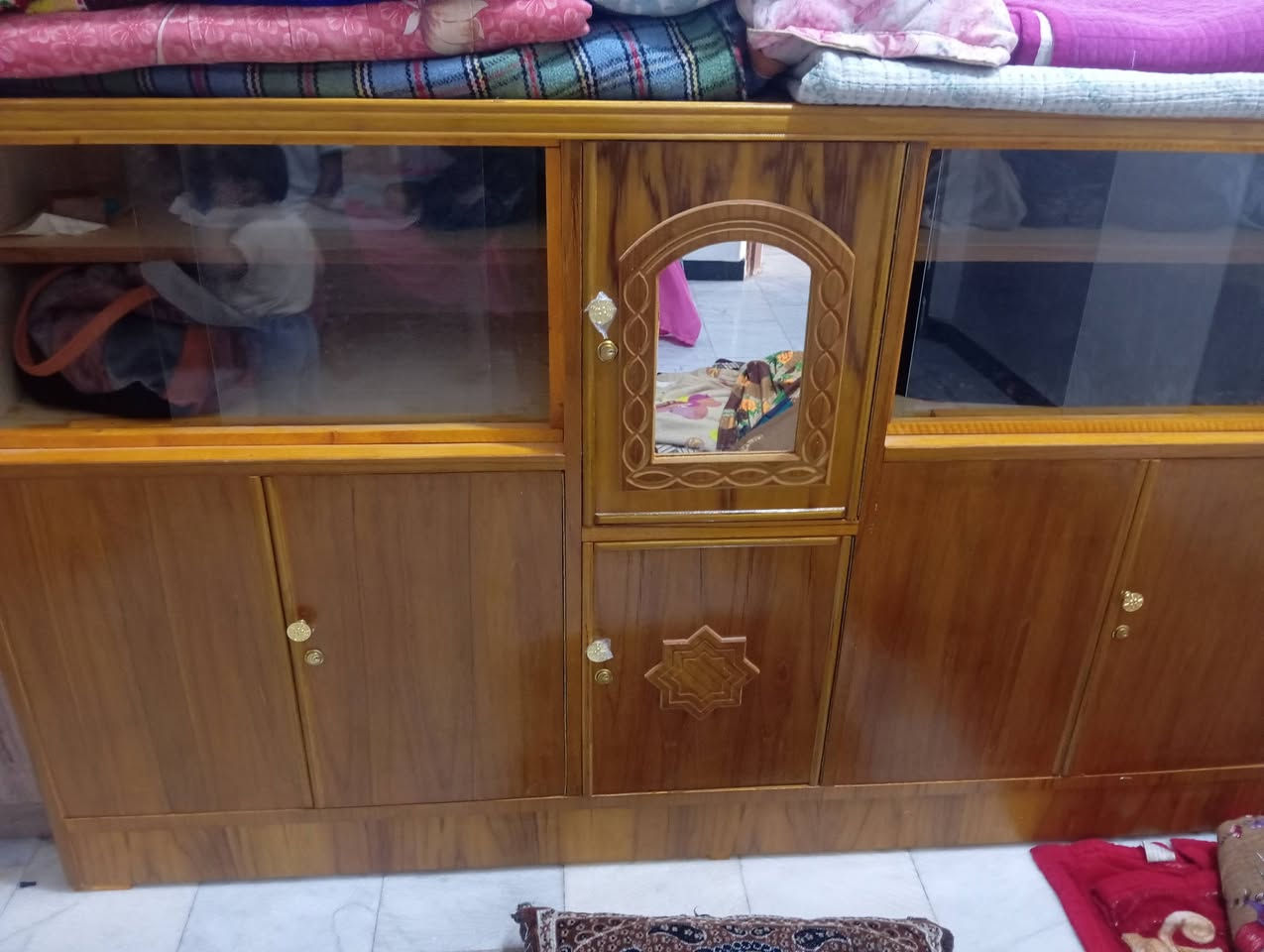 بوفيه نظيفه جبانه بس مكان ماعدنه وهذا رقم ***********
