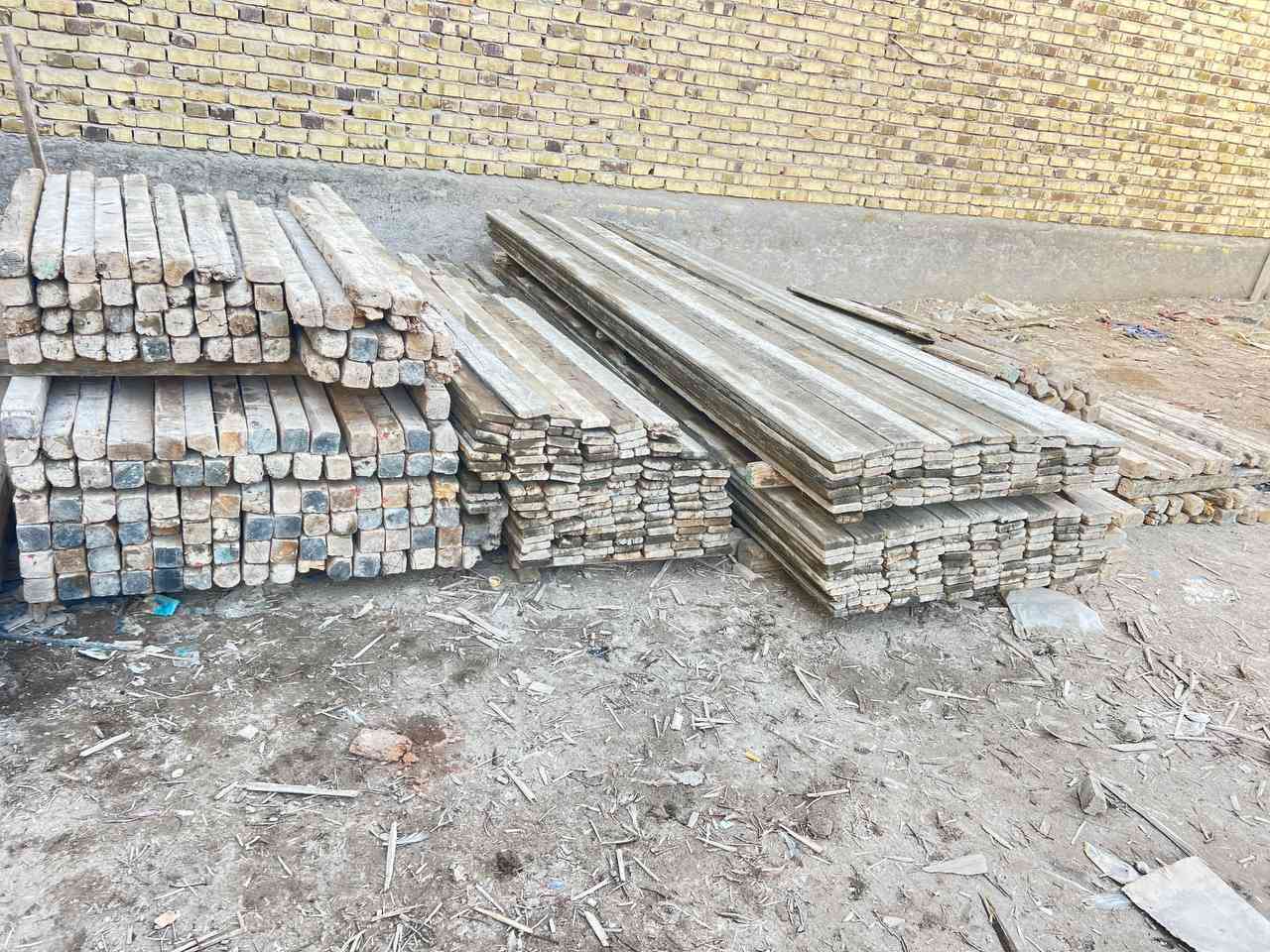 السلام عليكم قالب خشب للبيع يدك 100 متر
العنوان حله اتصال ***********
