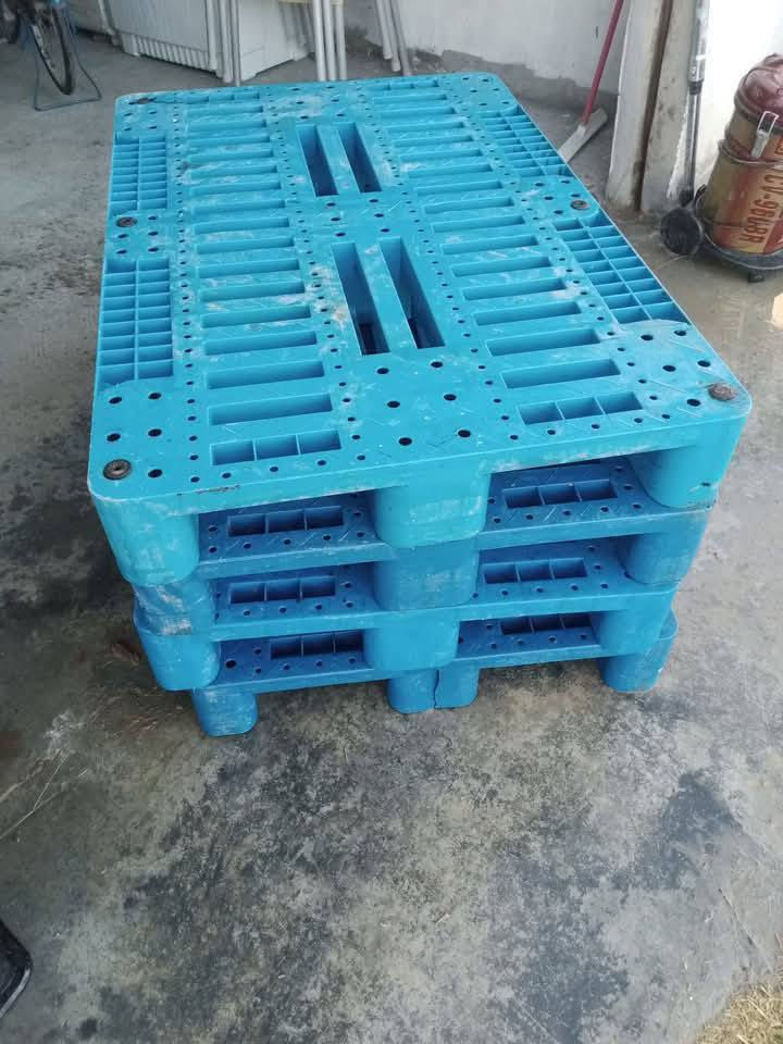 زيارتكم شرف لنا
يتوفر 

سكيبات للبيع حمولة السكيبة الوحده طن ونص 
مستخدم مرة وحده فقط .. 

كميات خير من الله 

تفاصيل السكيبة 
طول ..  120 سم 
عرض ..  80 سم 
سمك ..  15 سم 
حمولة طن ونص حقيقي 

العنوان. المقدادية. الكيلوات.  كيلو 13.  الشارع العام 

تواصل . 
📞*********** واتساب 
📞*********** واتساب
