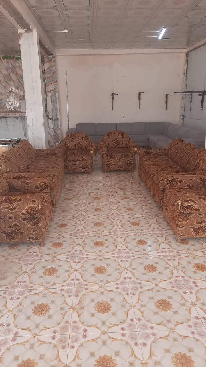 اثاث منزلي بسعر مناسب شرط النضافه العنوان العلم العهد الجديد مقابل الزراعه للأستفسار ***********
