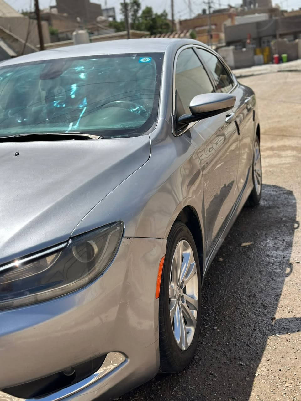 ‏C200 محرك 2400cc فئة S فول مواصفات بدون الفتحة لون رصاصي
حادثها جاملغ الايسر وبنيد وبيها طخات بسيطة بيها ايرباك الدشبول

مواصفات السيارة
١- شاشة كبيرة 
٢- العينة كبيرة ليزرية 
٣- داخل مخمل
٤- الكراسي الامامية كهربائي
٧- كرسي السايق ميموري تخزين
٨- سماعات عدد ١٢ ماركة بوس
٩- لايتات زنون بلادي
١٠- ليد نهاري
١١- بك لايت ليد 
١٢- اشاير بالمري
١٤- الابواب الامامية والصندوق بصمة 
١٥- كير تسع نمر

تم تبديل
 ١- حدادية كاملة جديدة 
٢- بطارية جديدة.
٣-بلكات تخم.
٤- برمجة مراوح على 97 ودوانز وتحديث 
 

للتواصل :
***********
