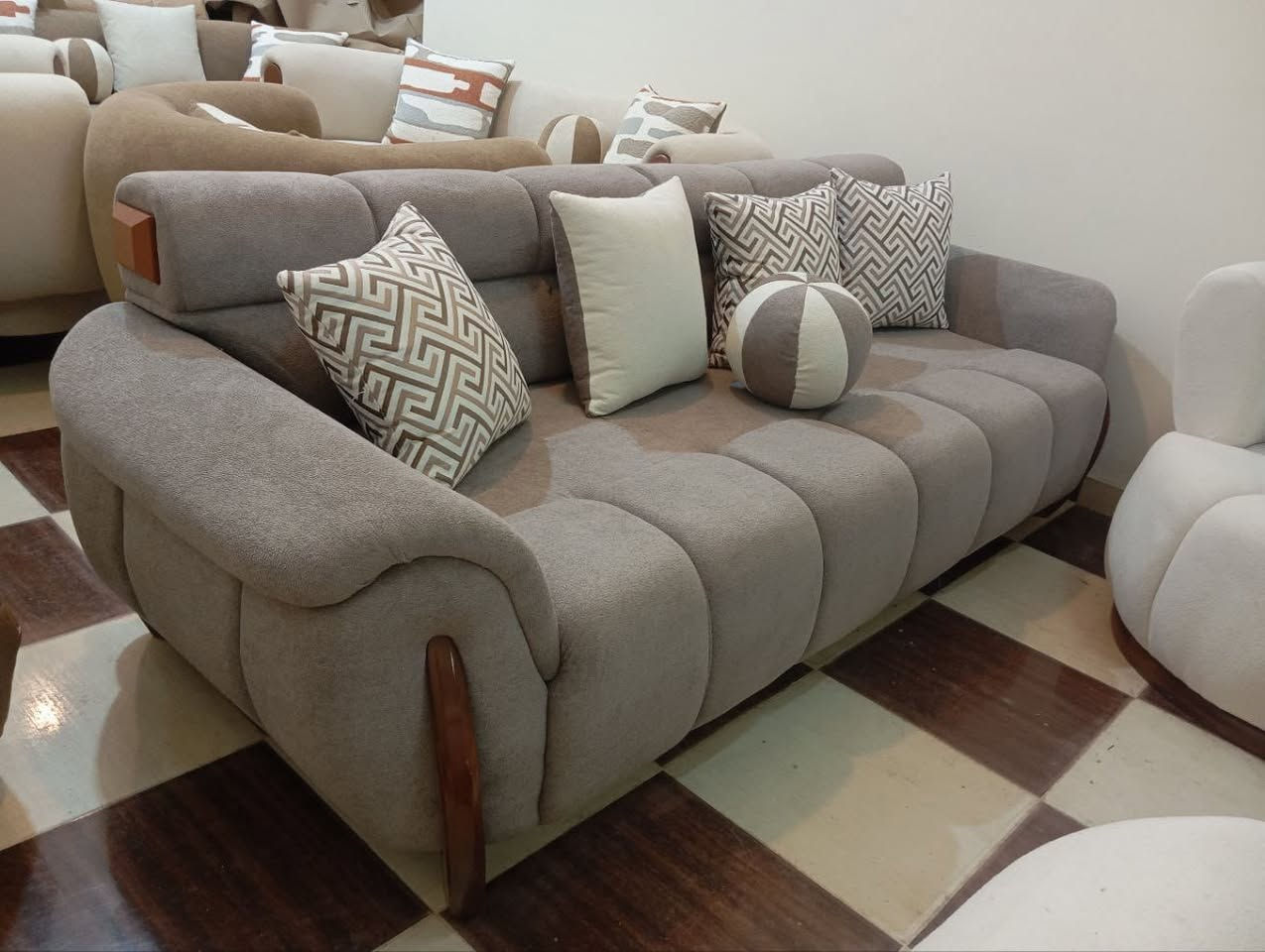 جاهزه على تحميل دلوقتي 
خشب زان احمر بالكامل 
كثافه 35 سوفت فعلي 
قماش فوطه مستورد
Hs


**إذا كنت صاحب هذا الإعلان وتريد حذفه لأي سبب، رجاءا أرسل رسالة إلى الدعم الفني**