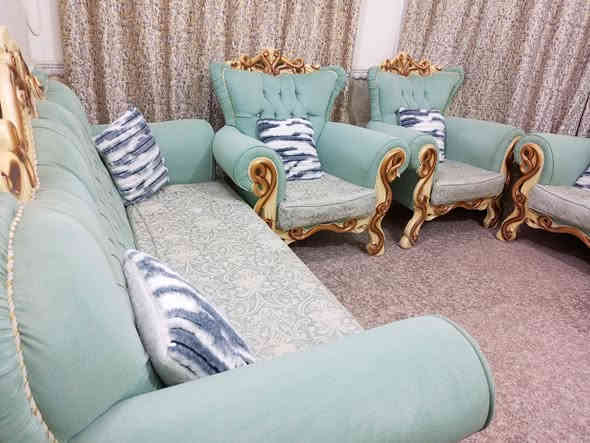 ياالله تخم تركي الاصلي الثقيل كلش نضيف وجديد وقوي وياه مفرش وكوشات مابي اي ضرر 6قطع 10 مقاعد تخم سعره 500 وبيه مجال قليل توصيل موجود العنوان حي اور ***********
