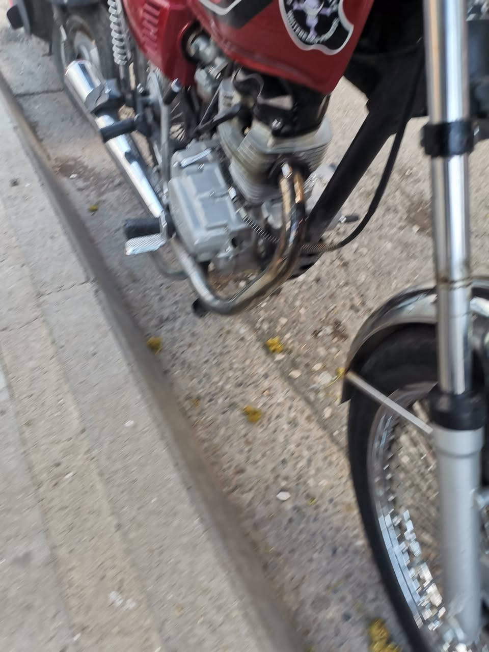 سلام عليكم ماطور للبيع ما بي كلعيب شلعه مرتبه جديد وياله جديده سعره ٢٨٠او بي مجال الشرا خابر  ***********
