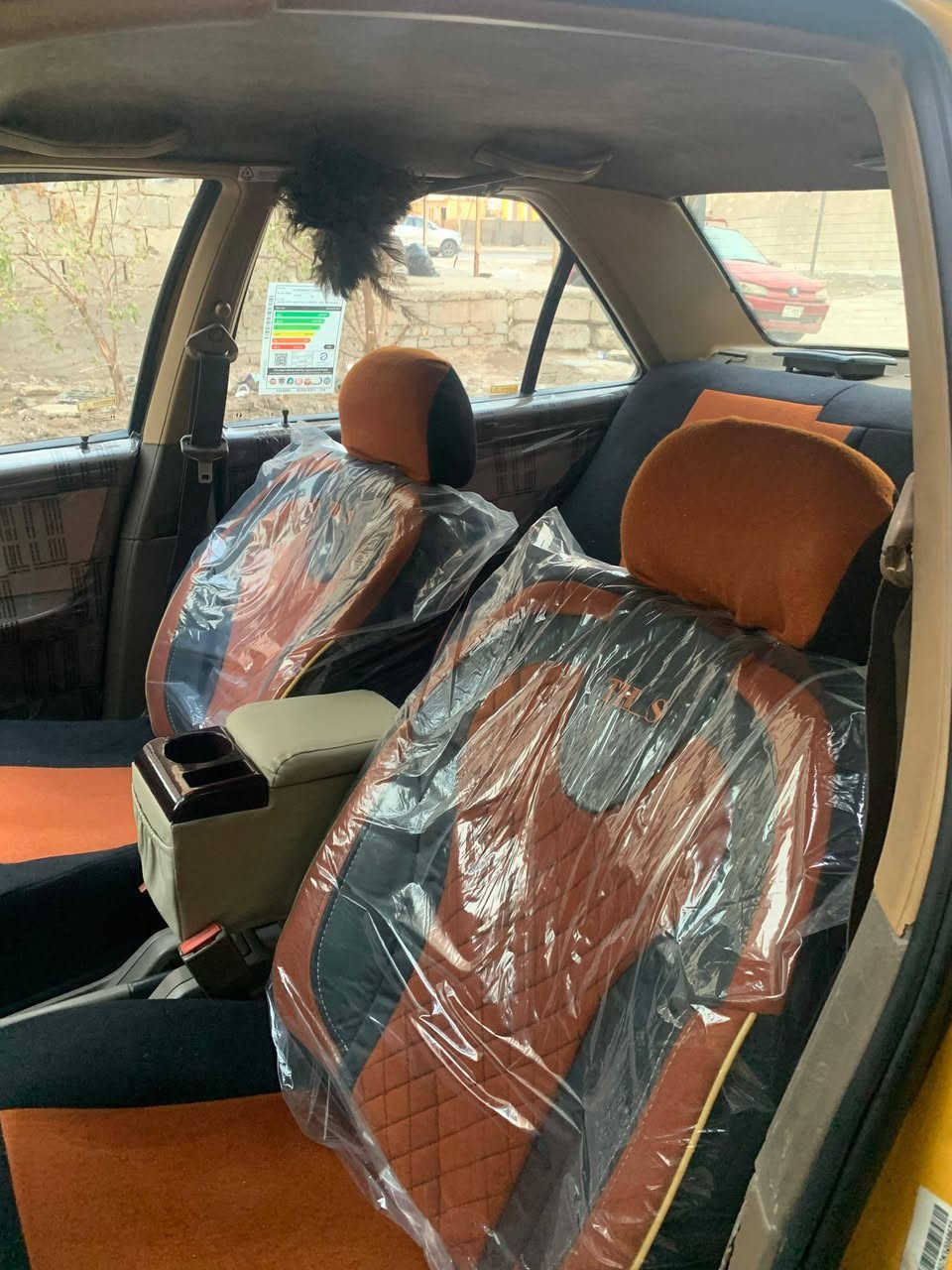 سلام عليكم بيجو الميس 2015 سياره ما بيه لاضربه ولا تبديل عدا صبغ جاملغ فقط بدون دواخل أثر طخه صغيره سياره نضيفه باقي كفاله كير ومحرك مكفولات غرفته حلوه كهربائيات كله شغاله تبريد ثلج تخم تايرات جديد رقام نكليزي باقي بس عل استلام رقم بغداد سنويه جديده هيه غرمات مصفره مكان شهداء البياع ***********
