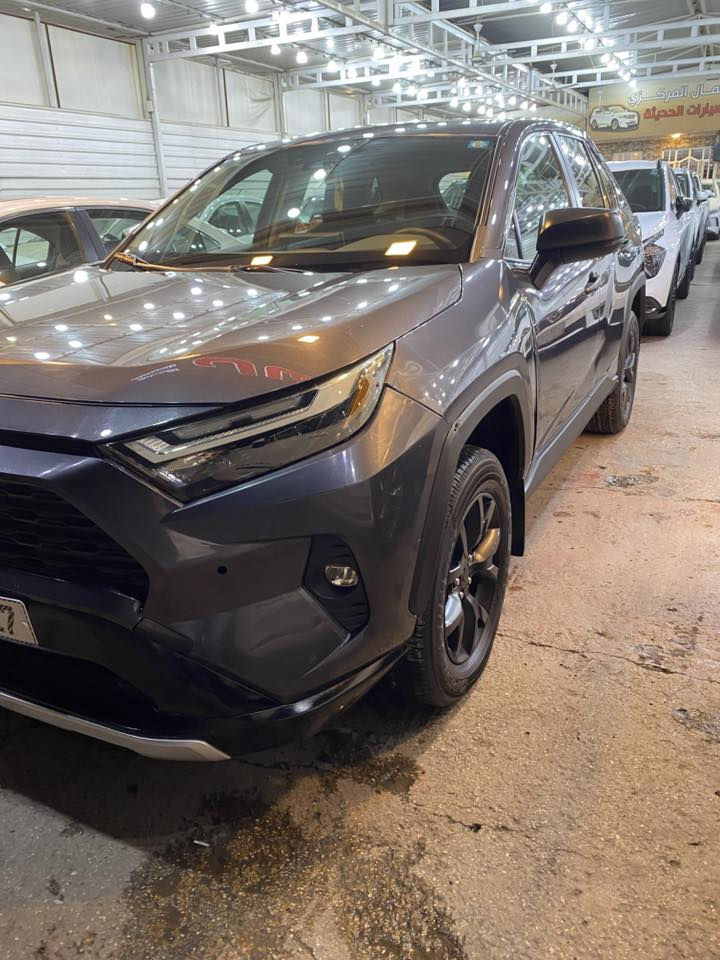 السلام عليكم   تيوتا راف فور موديل 2024  ماشية 19 الف كيلو رقم بغداد هزة وسنوية جديد فئة LE  بنيد مبدل بلادي وجاملغ خلفي والجنطة مصبوغات يعني 3 قطع السعر 192$ مكاني بغداد الشعب 
***********
